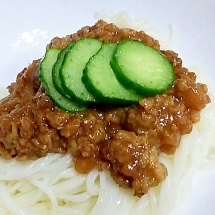 そうめんに、野菜スティックにぴったり! 肉味噌